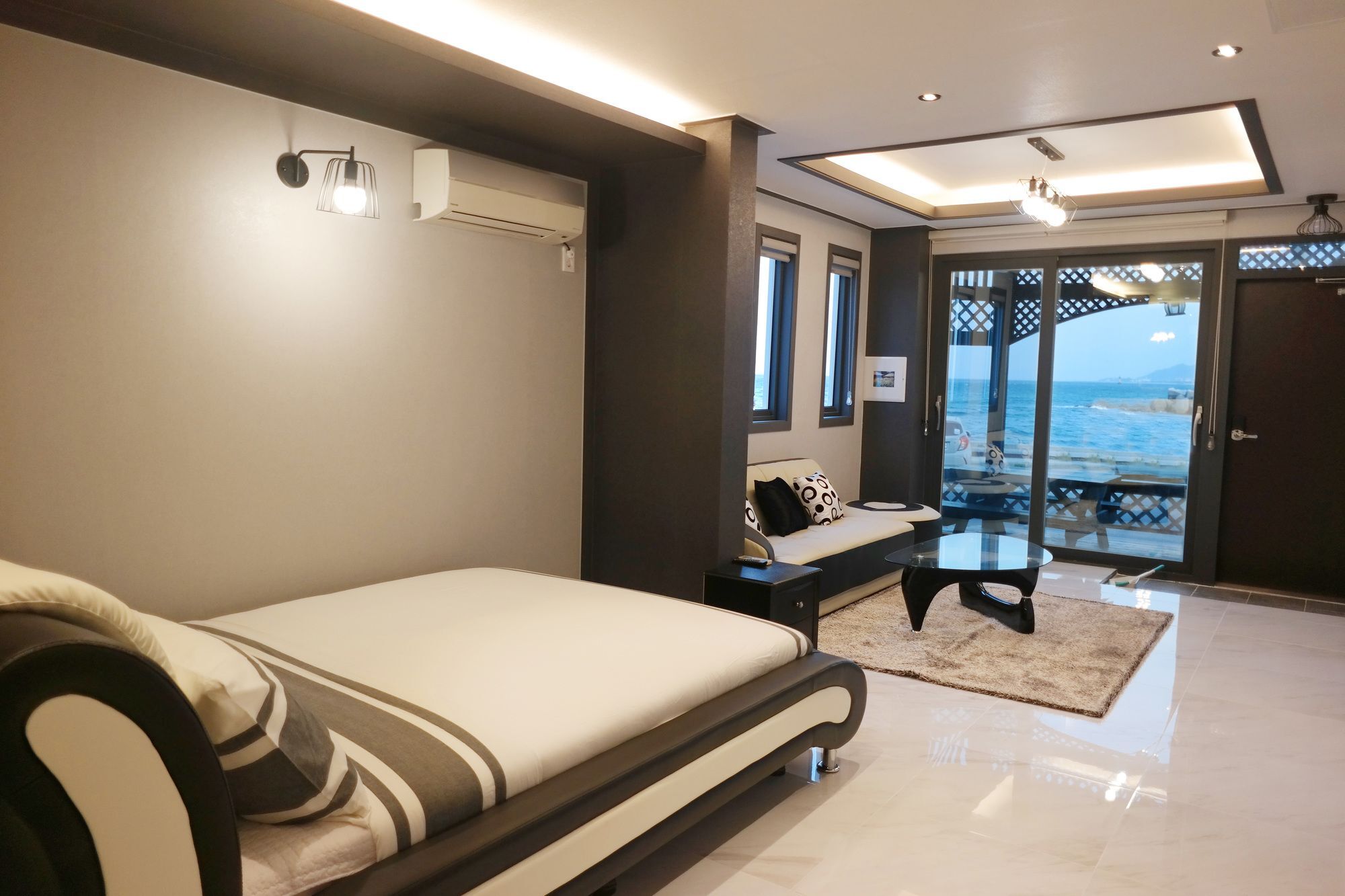 Gangneung White Beach Pension Bagian luar foto